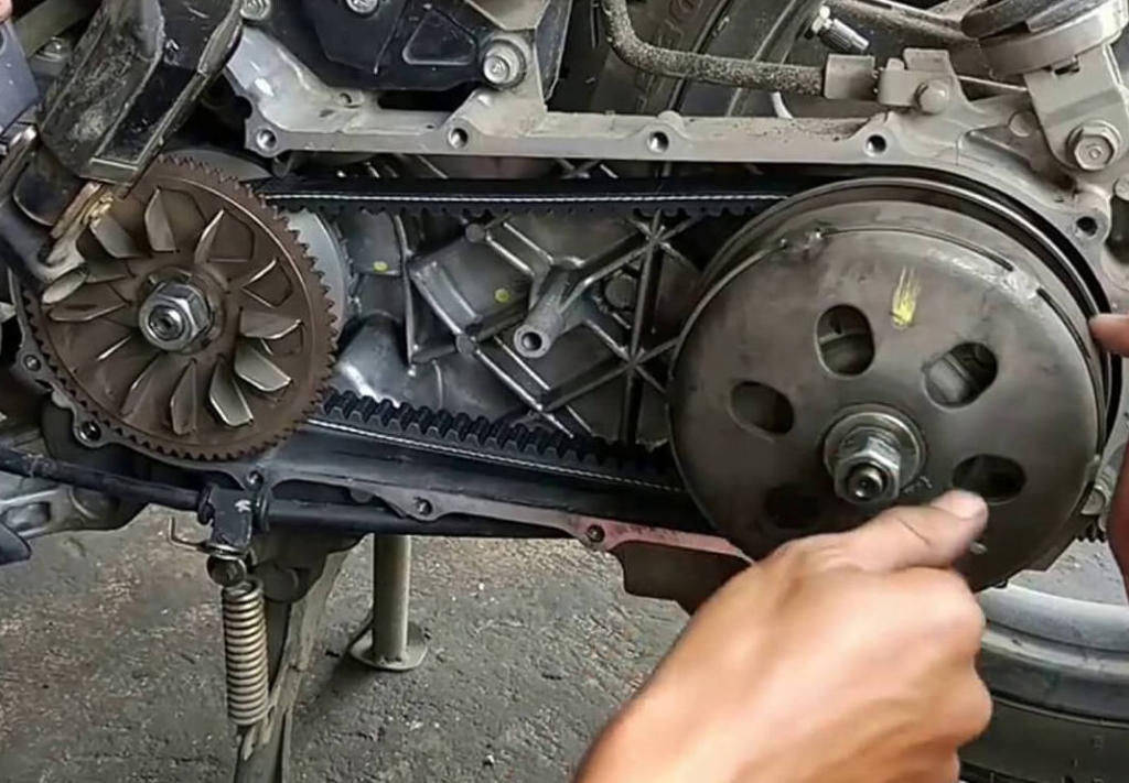 5 Kesalahan Fatal yang Bikin Motor Cepat Rusak - Hindari Sebelum Terlambat!
