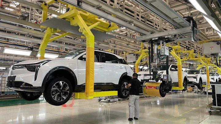 Tantangan Mobil China di Pasar Otomotif Indonesia 2025: Antara Peluang Besar dan Hambatan Nyata