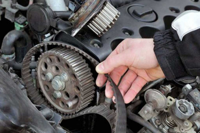 Mobil Manual Awet 10 Tahun: Perawatan Kopling & Timing Belt