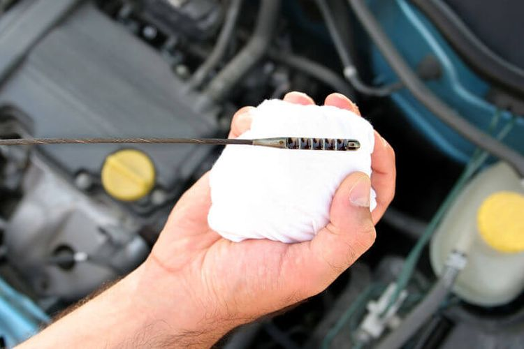 Warna Oli Dipstick Kuning: Kapan Wajib Ganti?