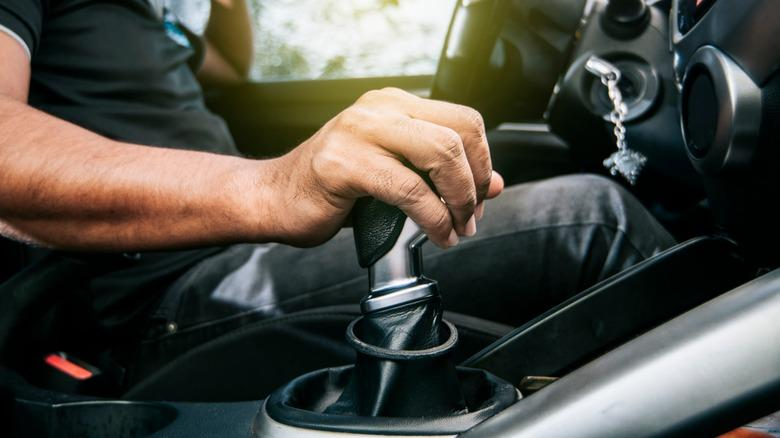 Jangan Tunggu Rusak, Ini 5 Tanda Kopling Mobilmu Wajib Dicek