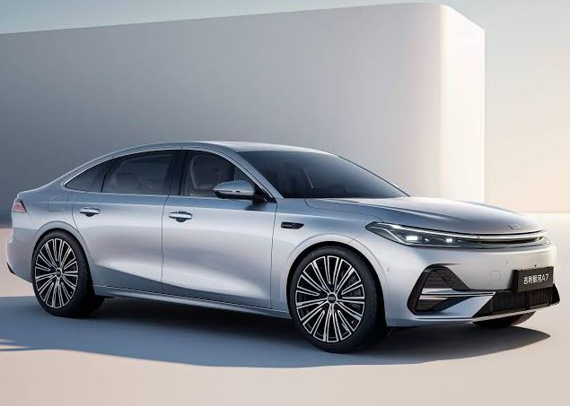 teknologi hybrid Geely